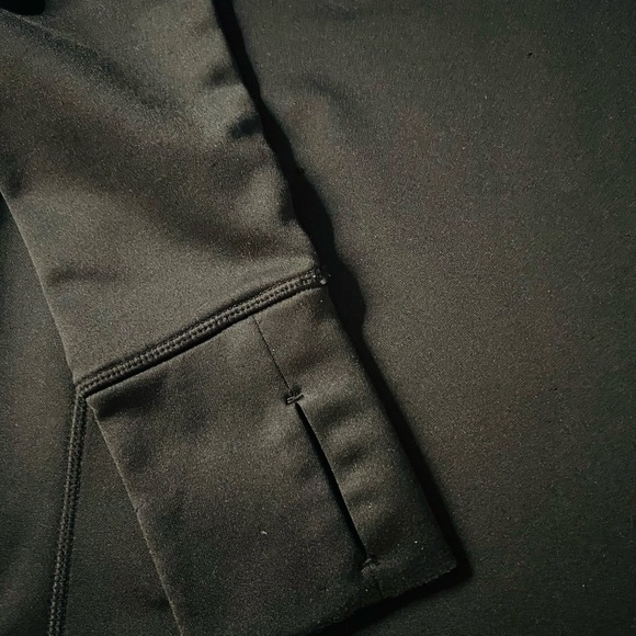 ATHLETA WOMENS PULLOVER BLACK ATHLETIC TOP SIZE MEDIUM - Picture 10 of 10